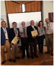 Entrega de Medallas y Diplomas de la Academia.