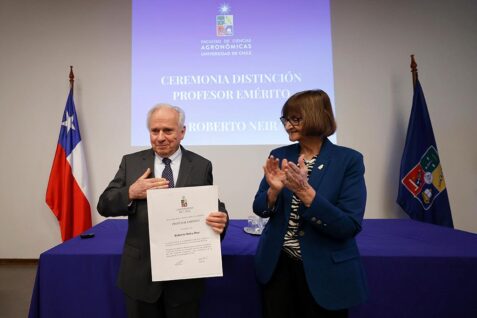 LA UNIVERSIDAD DE CHILE DISTINGUE A NUESTRO ACADÉMICO DE NÚMERO (SITIAL 18), DR. ROBERTO NEIRA ROA, COMO PROFESOR EMÉRITO
